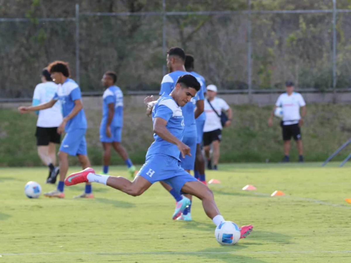 Selección de Honduras entrenó: ambiente de Palma, reacción de Quioto y llamativo look