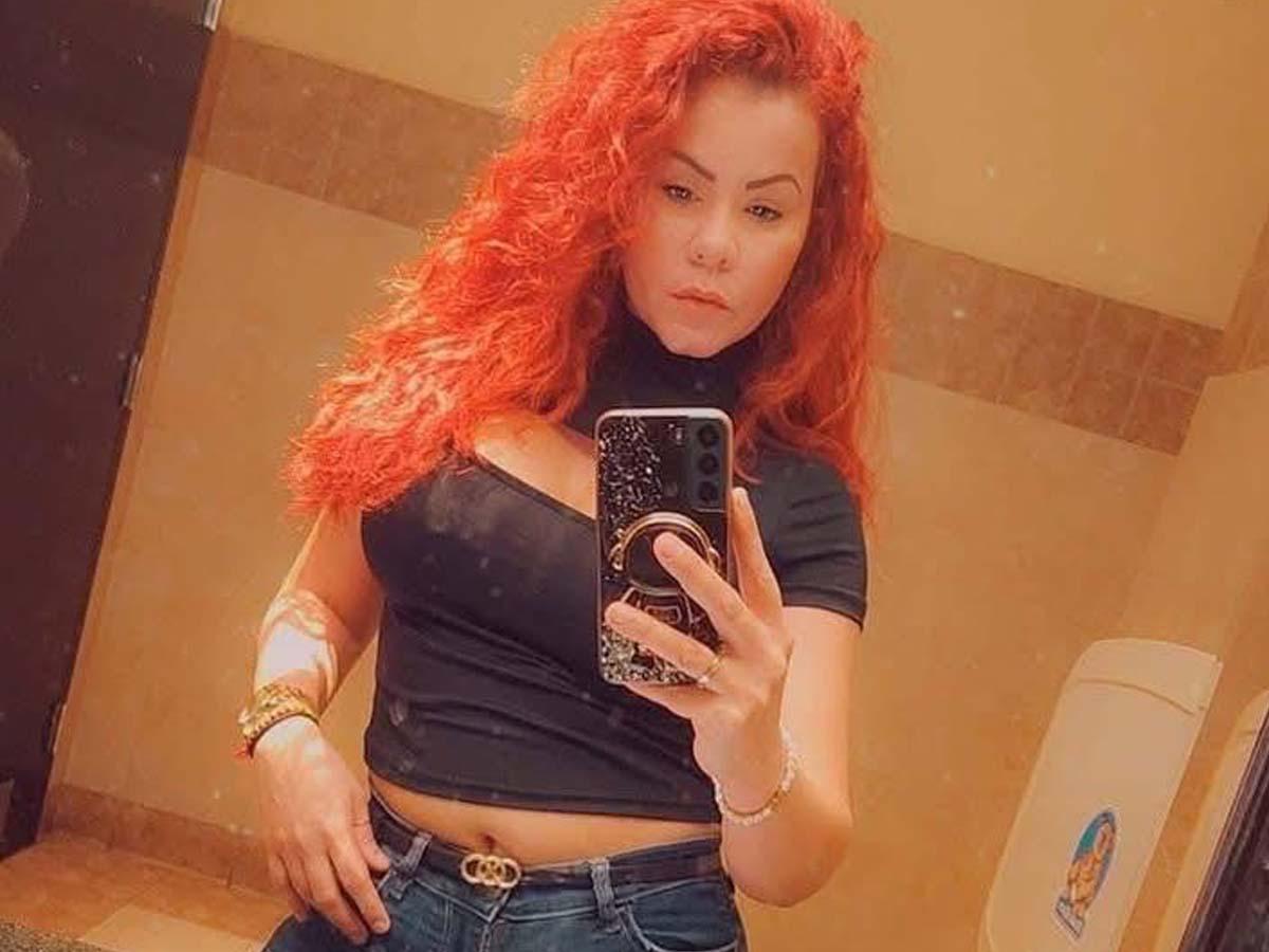 Kimberly Cruz es la mujer asesinada a balazos dentro de un carro