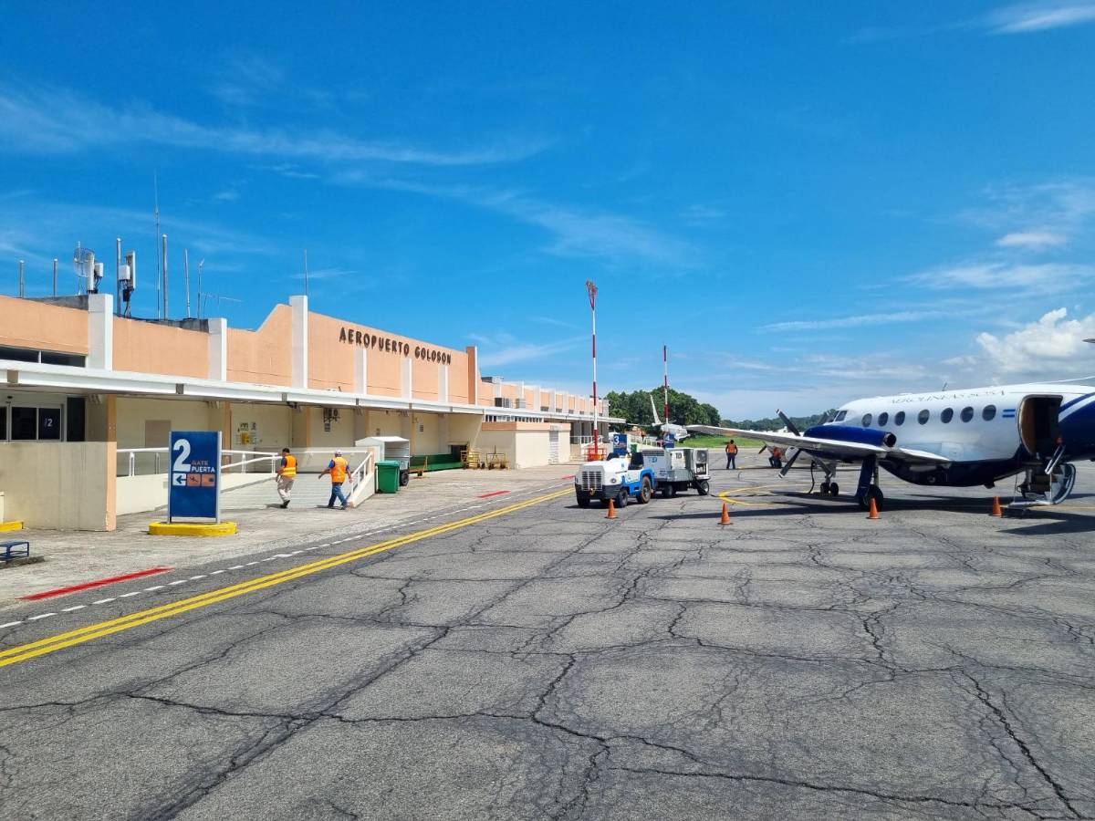 A pesar de ser aeropuerto internacional, en La Ceiba solo viajan a Gran Caimán