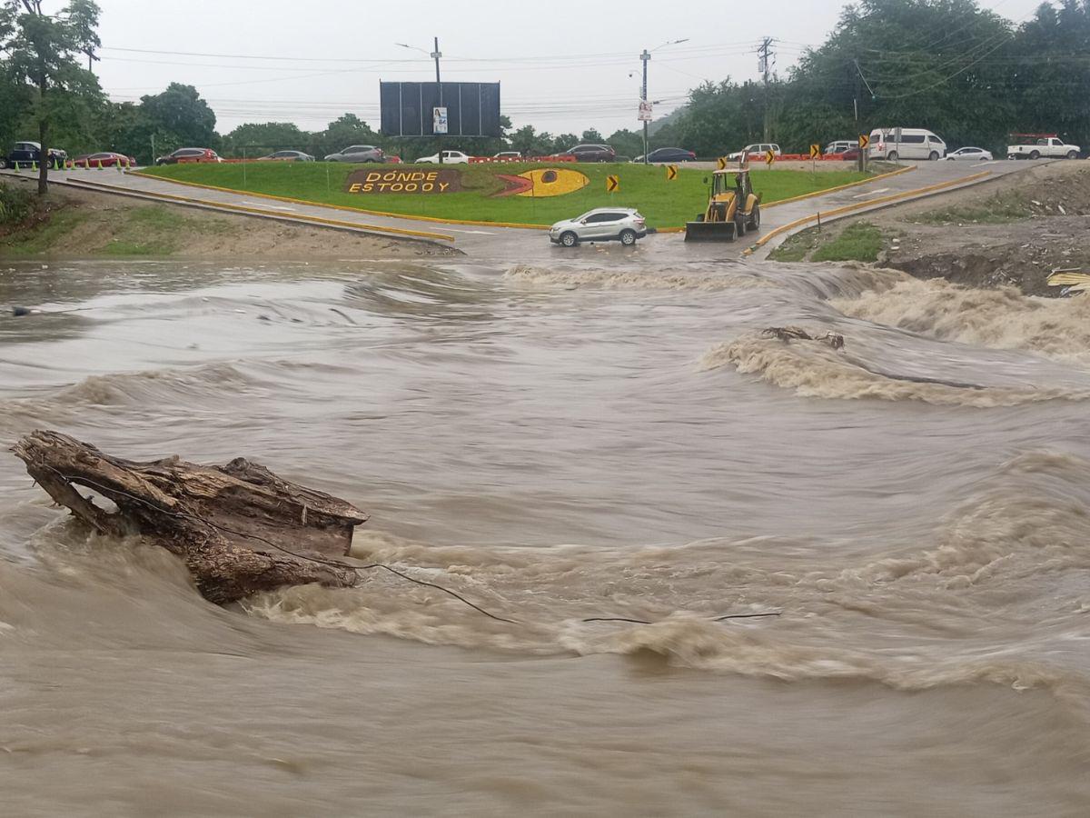 Lluvias causan daños en colonias bajas de San Pedro Sula