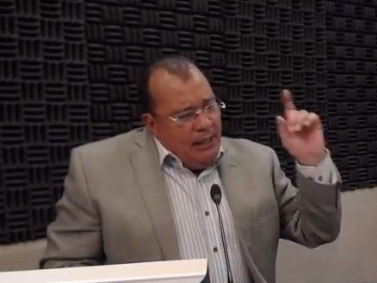 Renato Álvarez desmiente su retiro de la TV: No me supe expresar