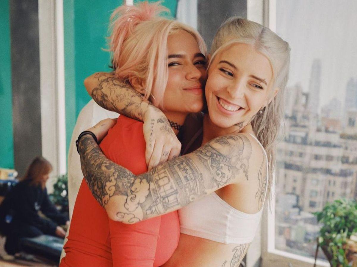 Karol G y Young Miko protagonizan polémico video musical lésbico