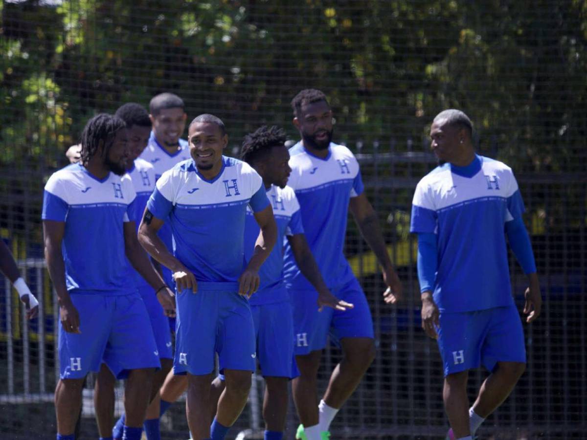 Visita especial en el entrenamiento de Honduras antes del duelo contra México
