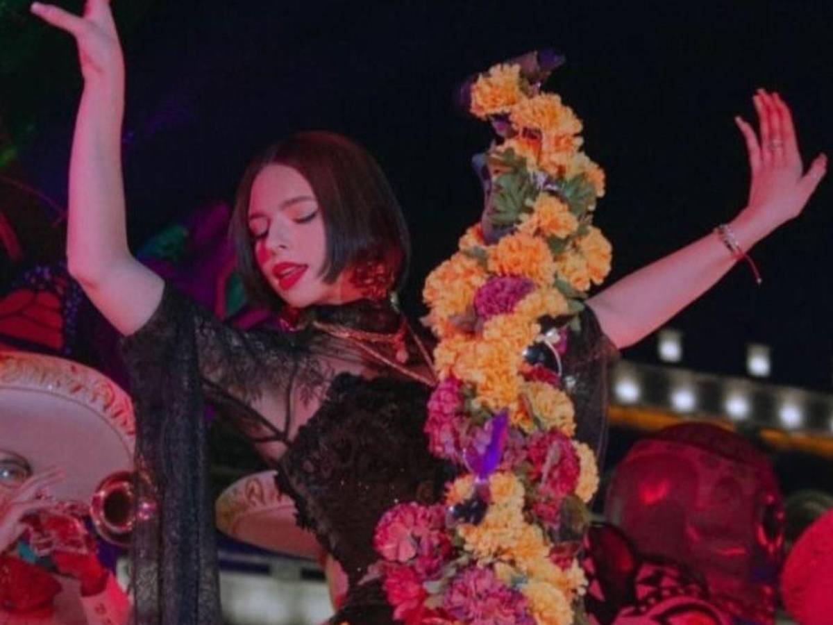 Ángela Aguilar llora en nueva entrevista con Apple Music