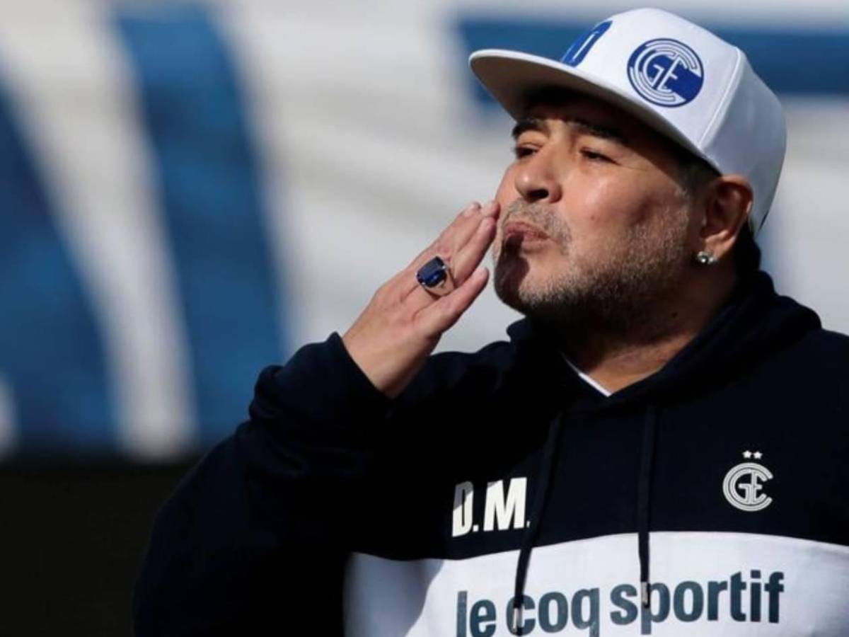 Impactante: Médico revela lo que obligaron a realizarle a Maradona
