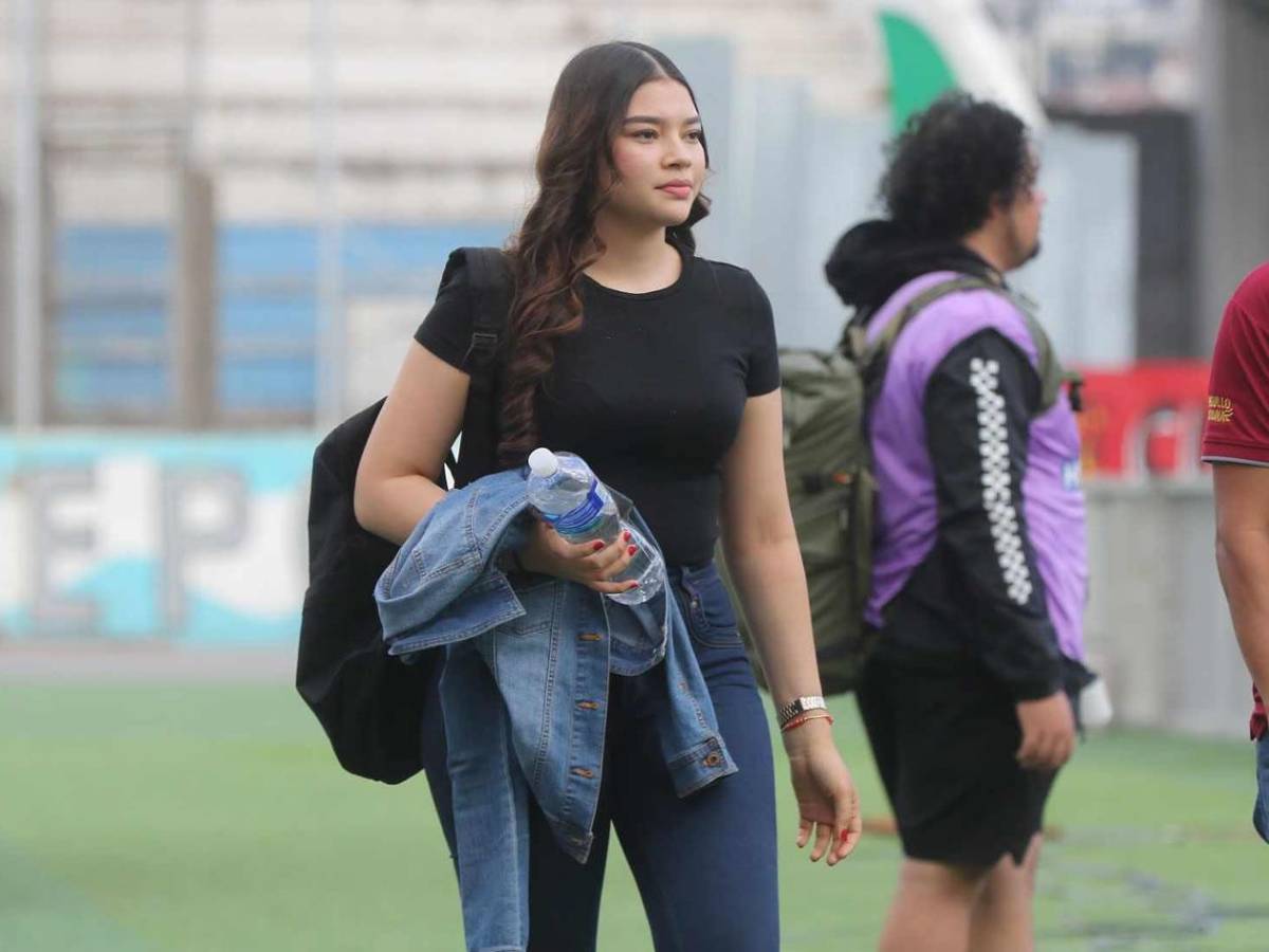 Ellas adornan el Olimpia vs Marathón: las bellas chicas del Nacional