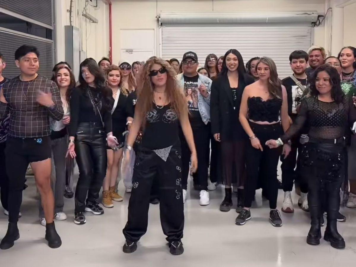Doble de Shakira llora en pleno concierto por no permitirle que la imitara