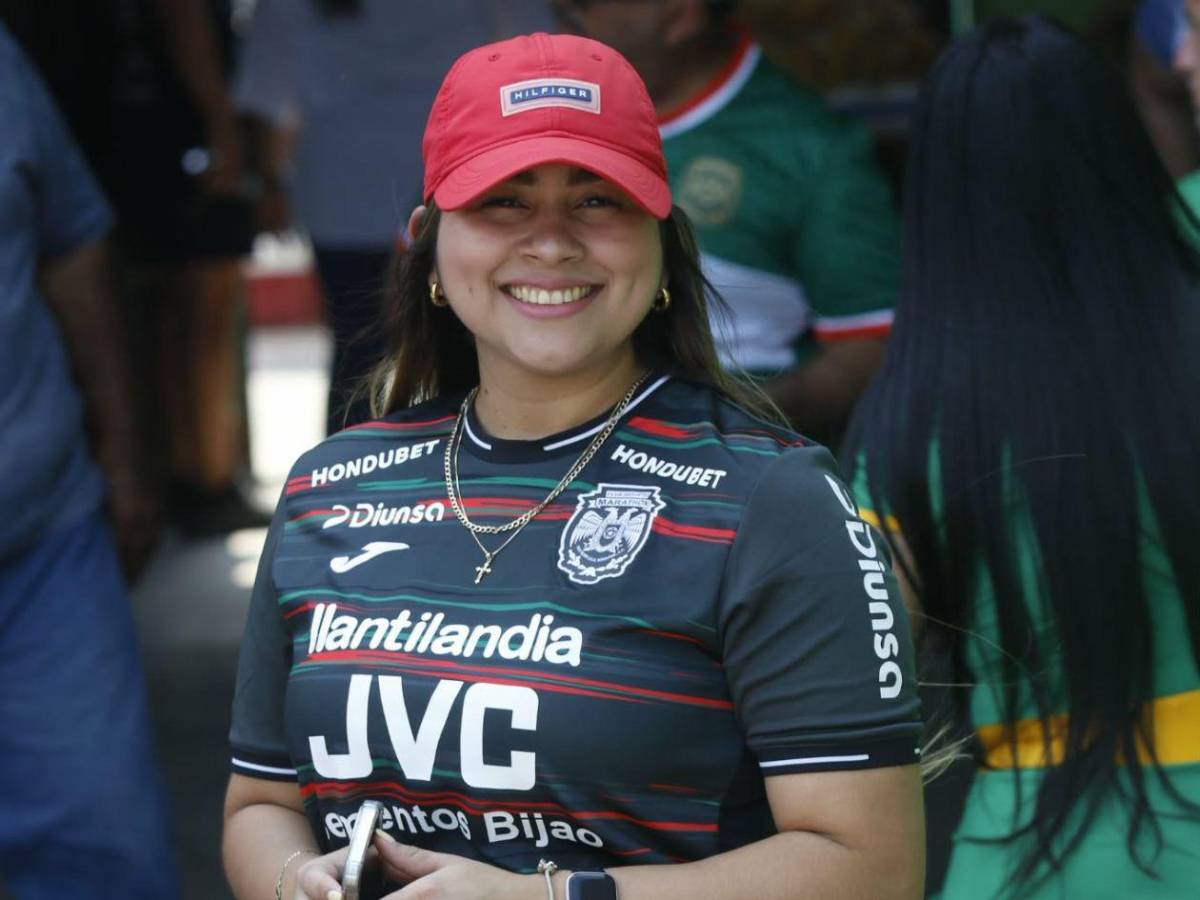 Las bellas chicas que adornaron el derbi Marathón-Real España en el Yankel