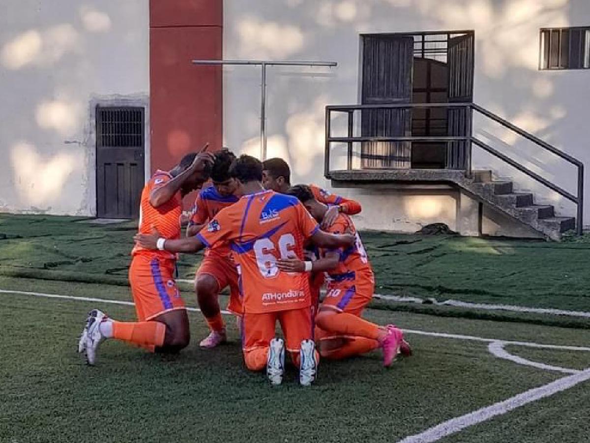 Lobos UPN cierra préstamos de tres finalistas del Apertura 2023