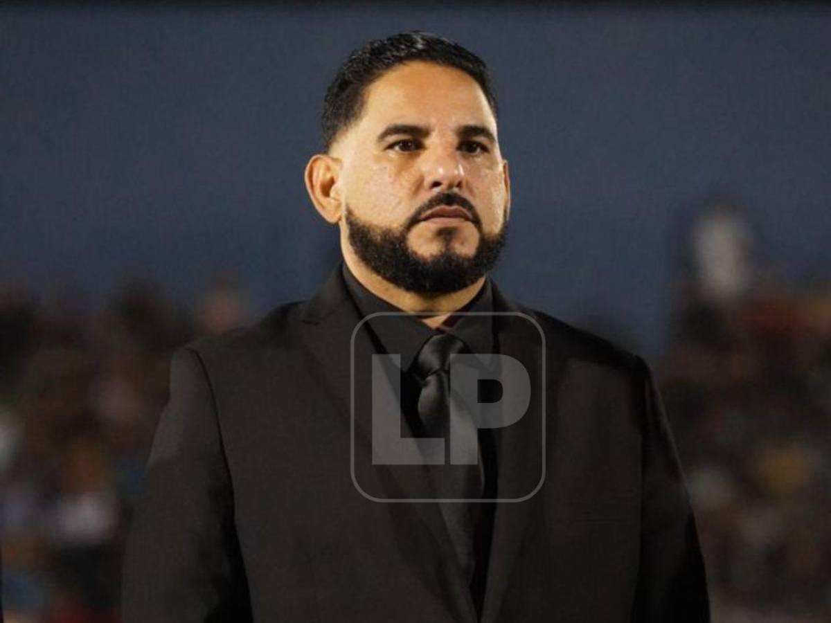 Polache brilla en el show, luego buscan culpable en el camerino