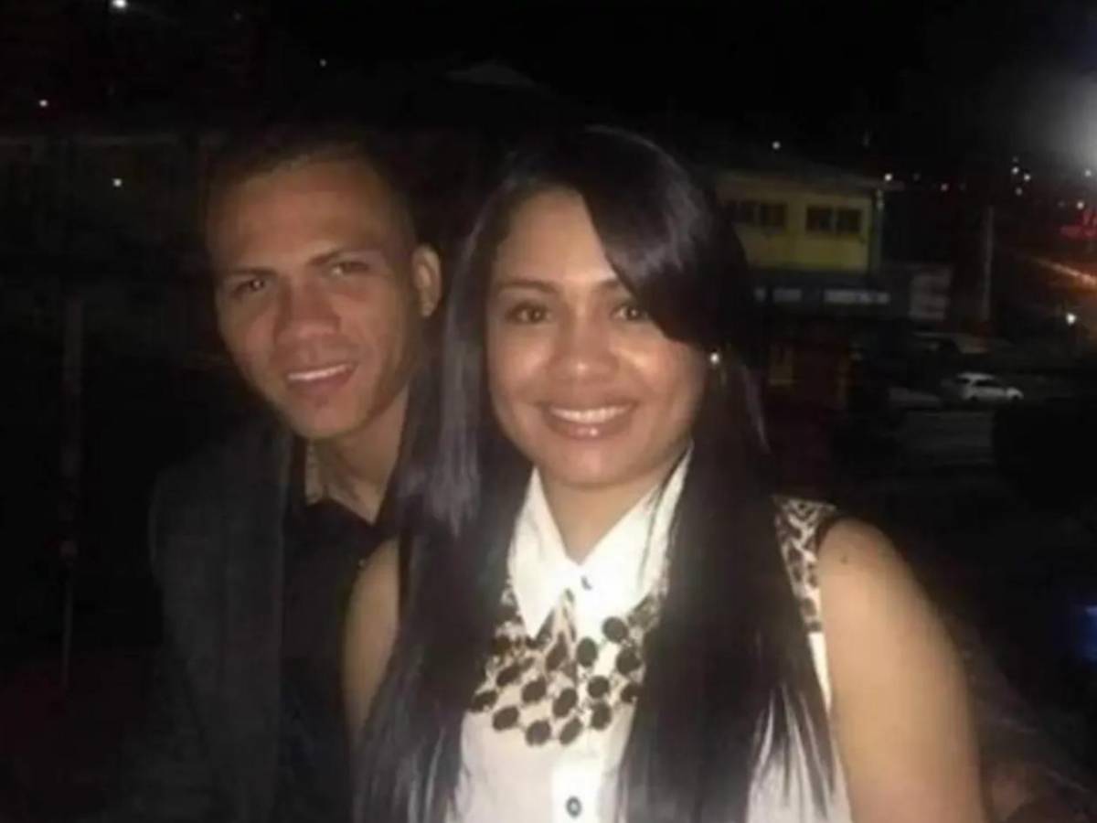 Esposa de Arnold Peralta conmueve y sorprende a diez años del crimen de su amado