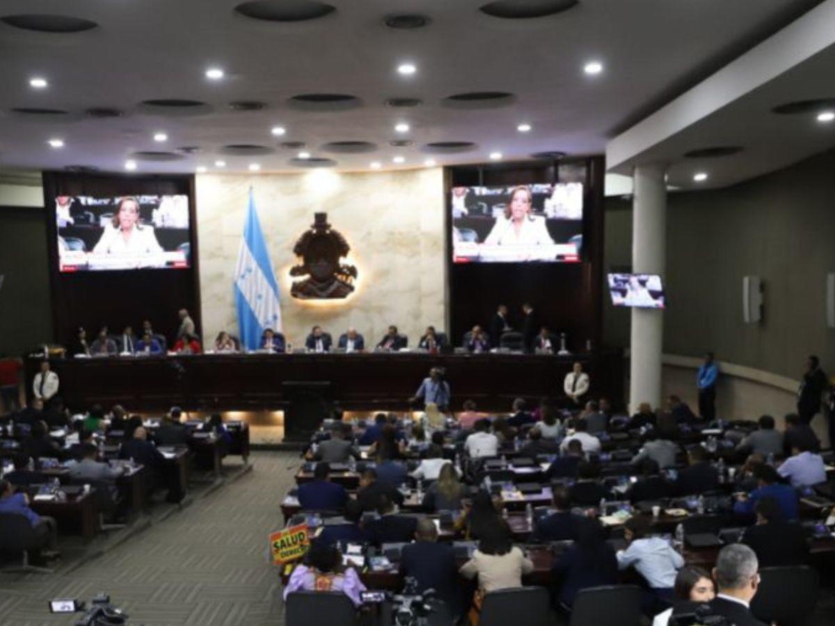 Imposición de Redondo en el Congreso pasa factura a Libre tres años después