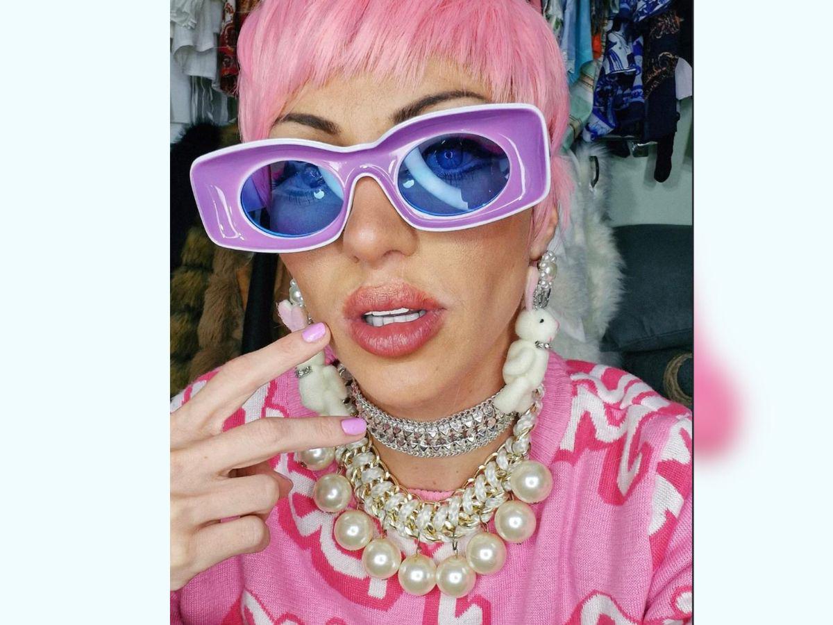 Muere “la Barbie humana”; fue hallada con múltiples agresiones