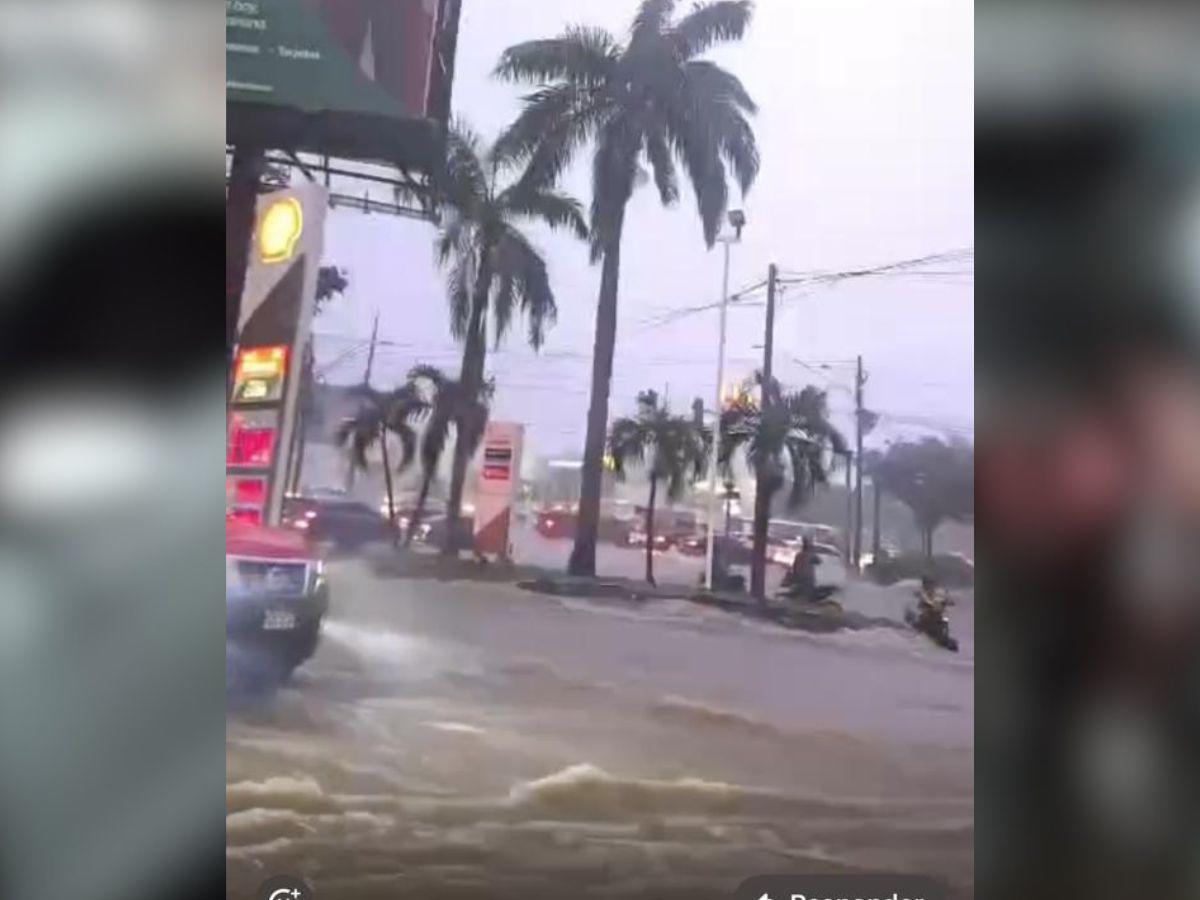 Tormenta desata caos e inundaciones en San Pedro Sula