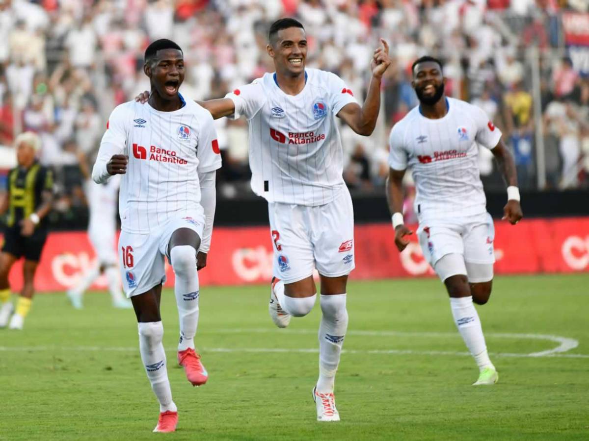 Llanto en Olimpia, feo gesto de Jeaustin Campos y chica captada infraganti en la final