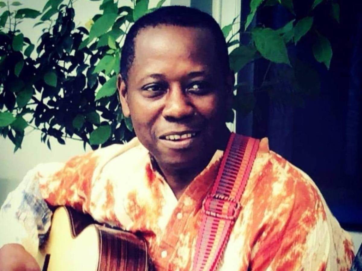 Momentos inolvidables en la vida del cantante Aurelio Martínez