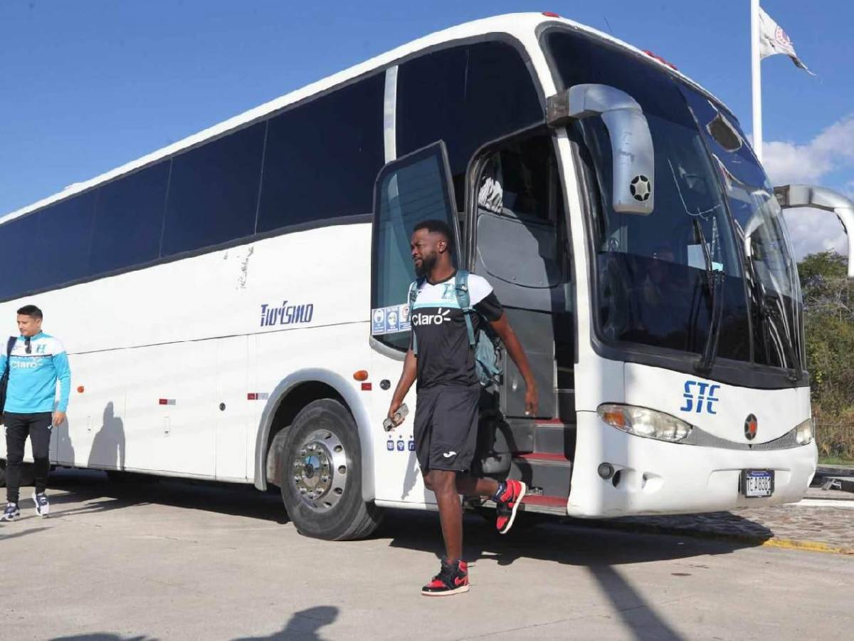 Selección de Honduras con visita sorpresa y caras nuevas en su primer entrenamiento