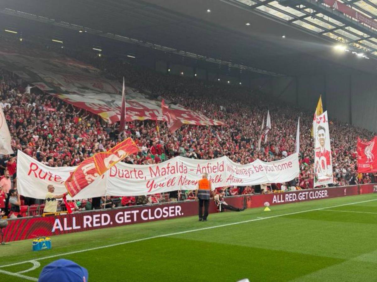 El impresionante homenaje a Diogo Jota y su hermano en Anfield