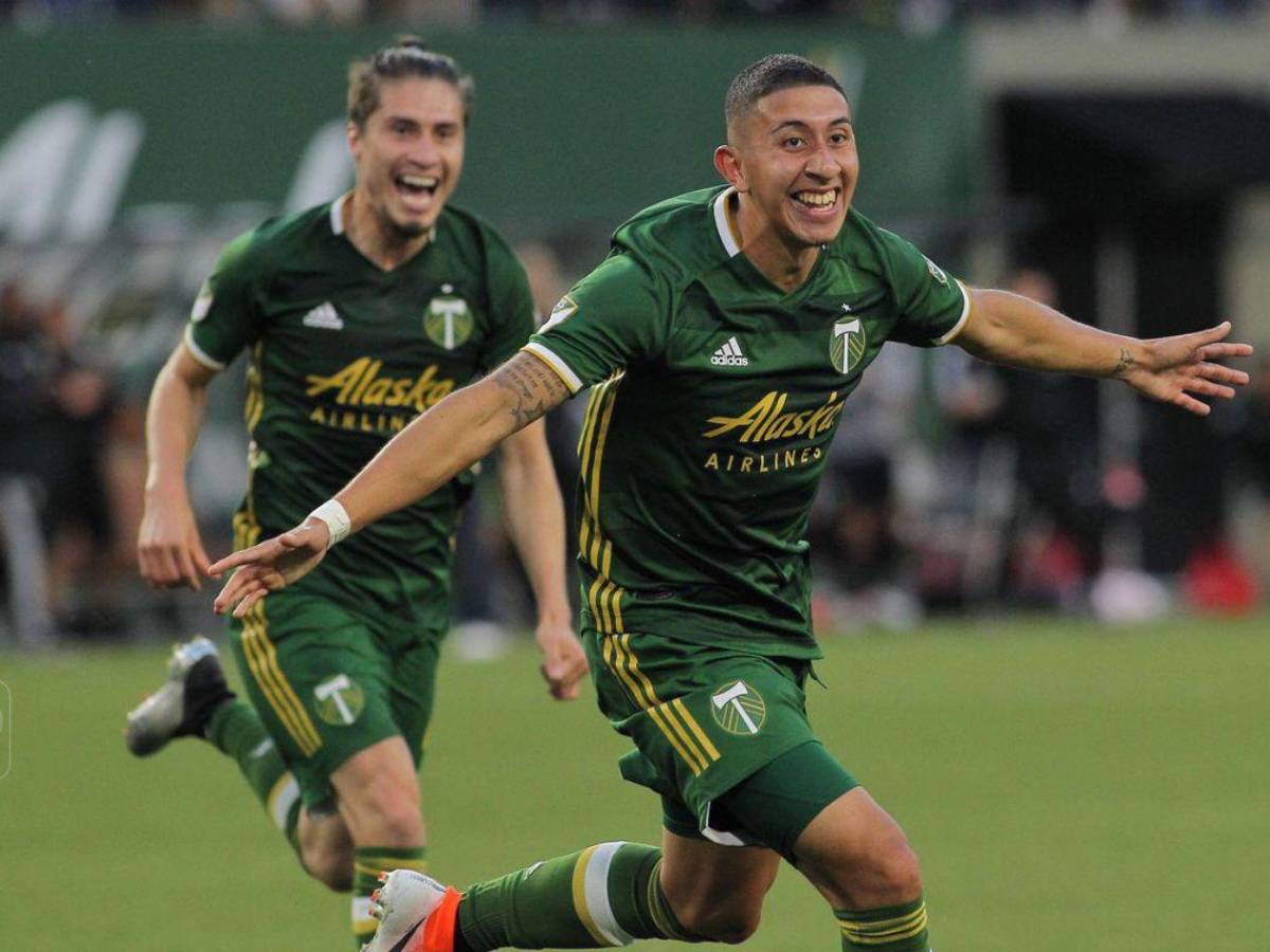 Jugador costarricense es descubierto siéndole infiel a su esposa