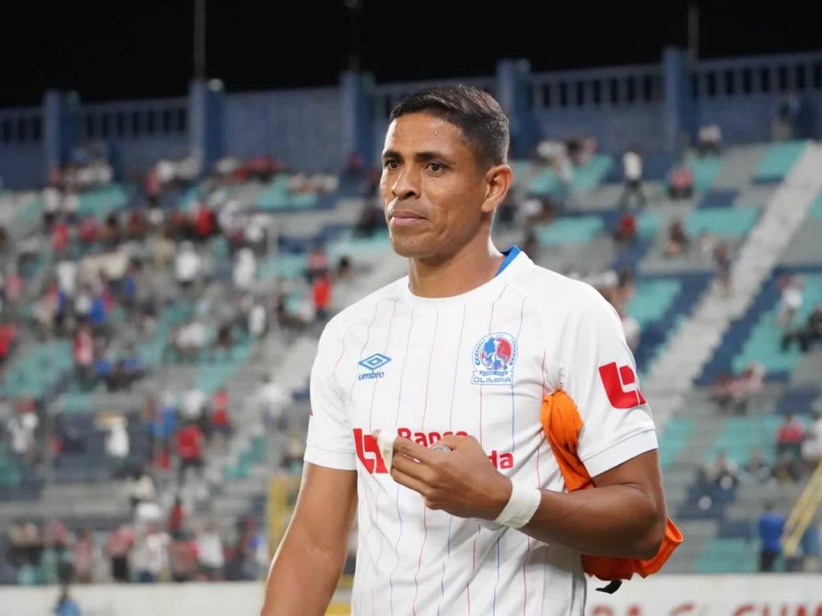 Caras largas en Olimpia, enfado de la afición con Espinel y festejo de Victoria