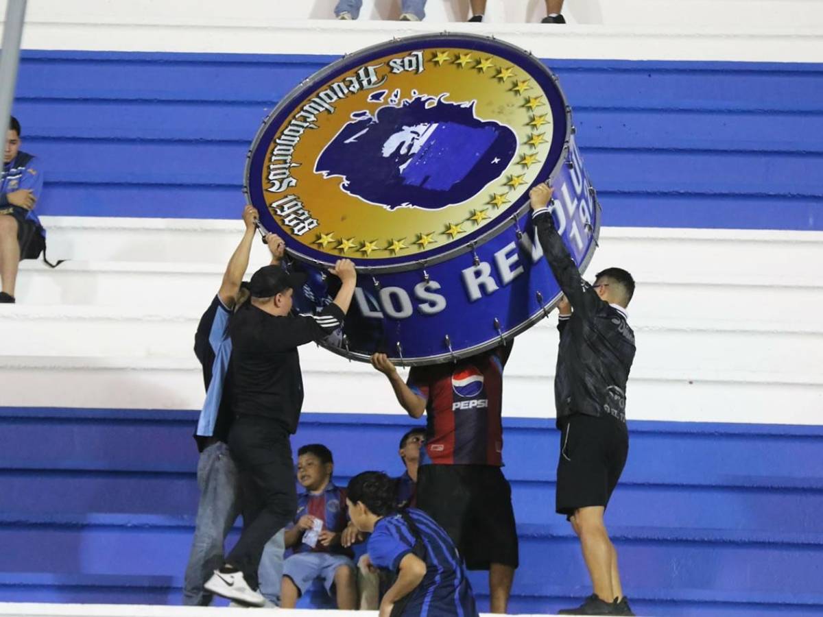 La fiesta de Motagua, el villano del Alianza, enfado con el árbitro y rubia roba miradas