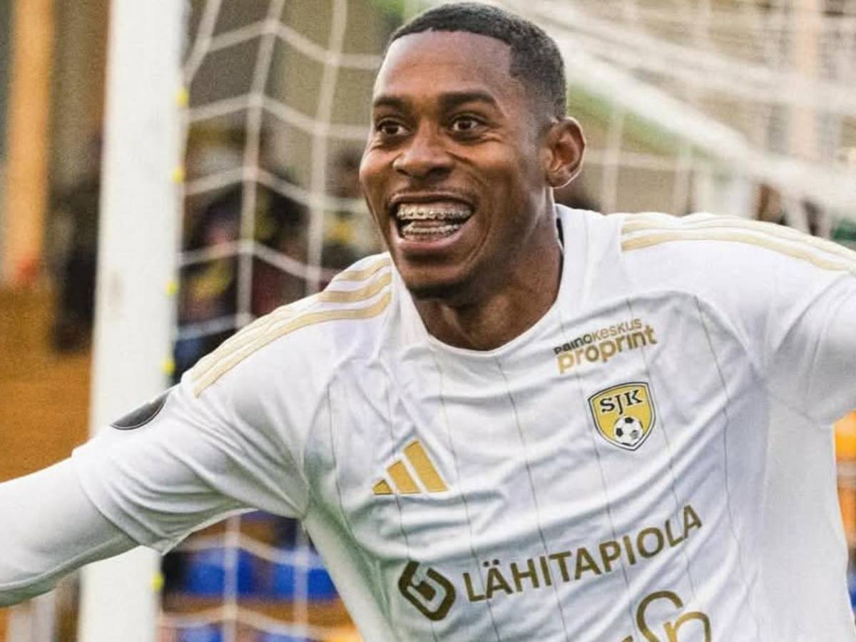 Fotos: Futbolista hondureño sorprendió a joven en Europa con dos gestos