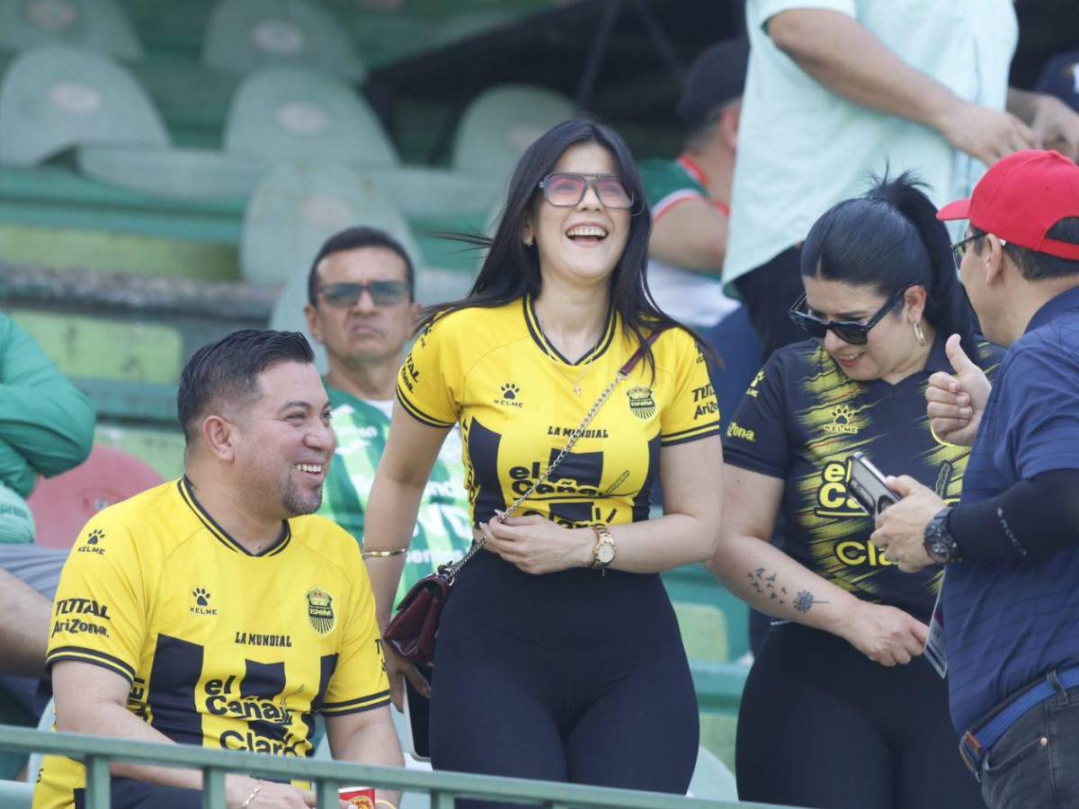 Las bellas chicas que adornaron el derbi Marathón-Real España en el Yankel