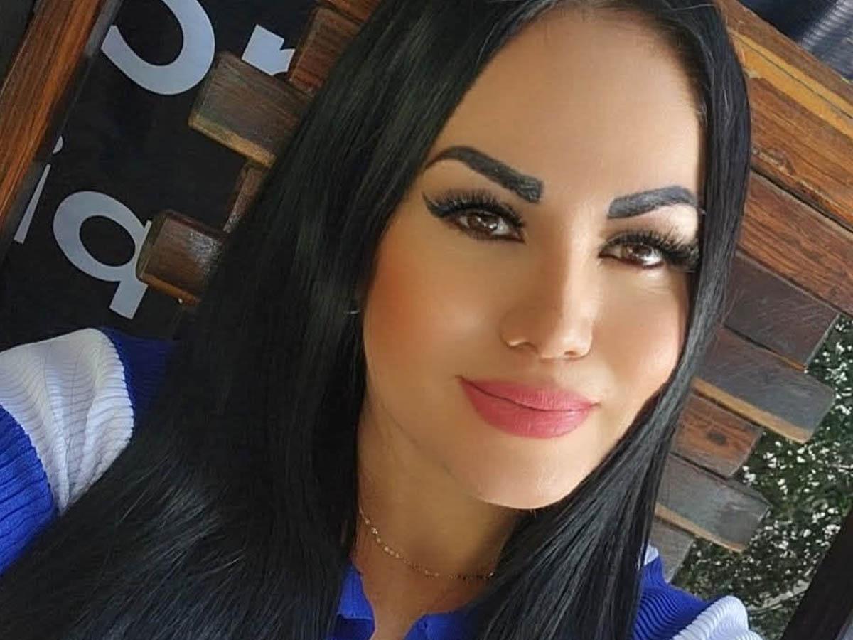 Sicarios en moto atacan a emprendedora tiktoker cuando iba en su carro