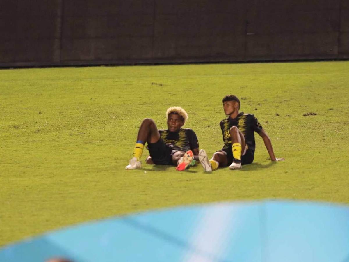 Real España hundido, decepción y así reaccionó Jeaustin tras perder la final ante Olimpia