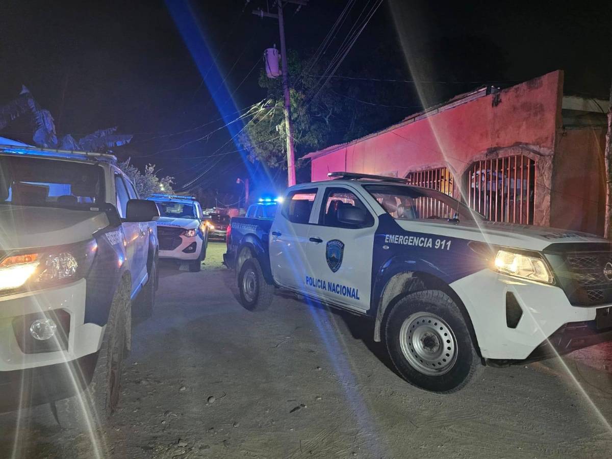 Mata a padrastro que lo crió desde los cuatro años; madre y hermano resultan heridos