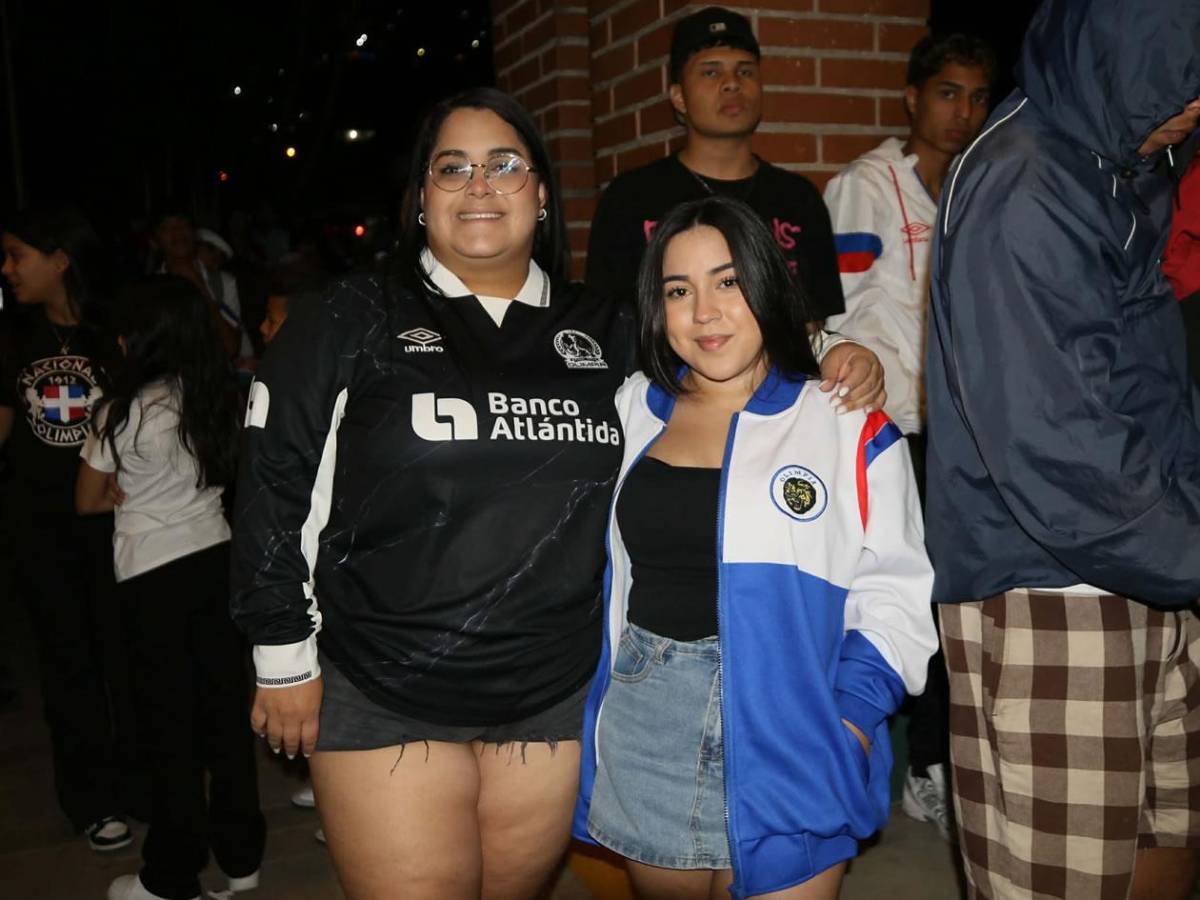 Espectacular banderazo de la afición del Olimpia y piden la Copa 40 ante Marathón