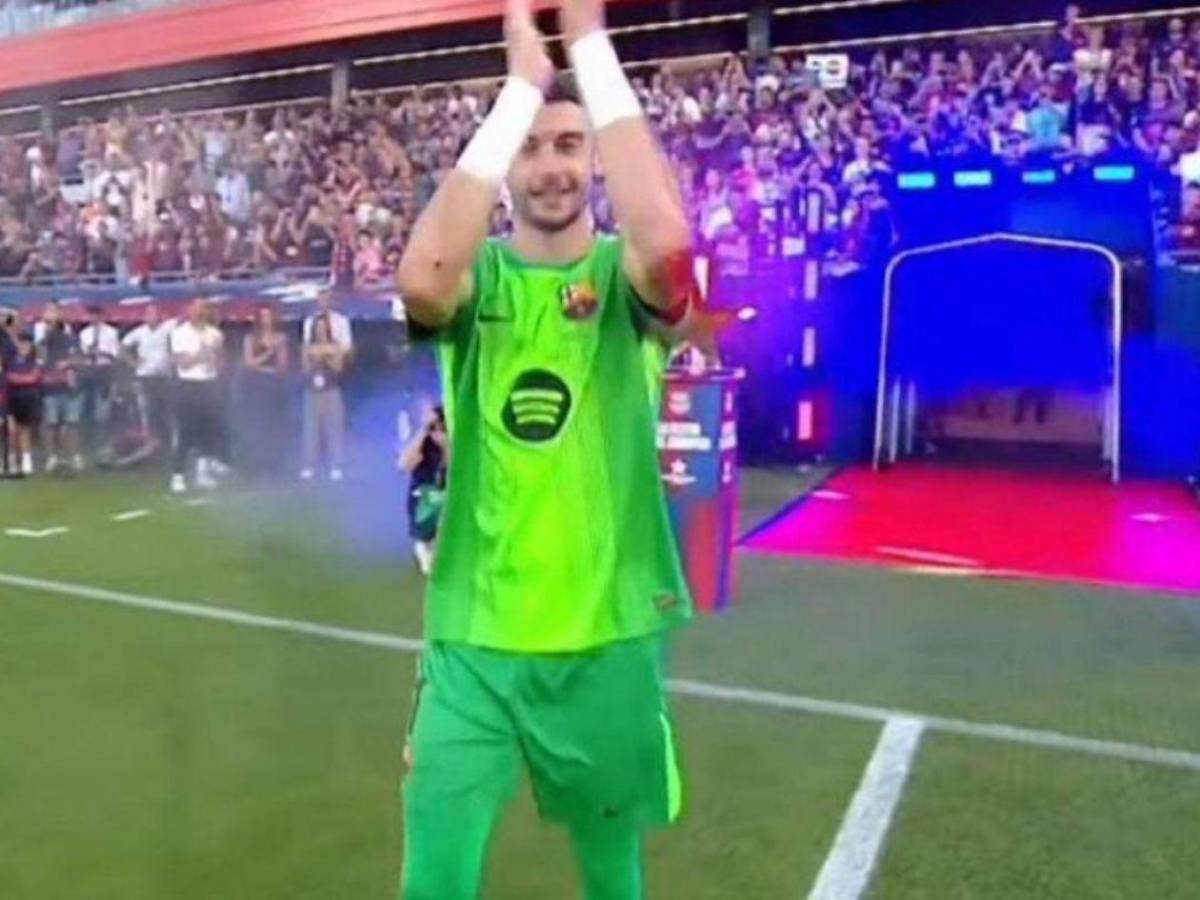 Barcelona arrollador, Yamal brilla ante la mirada de su novia y un gol polémico