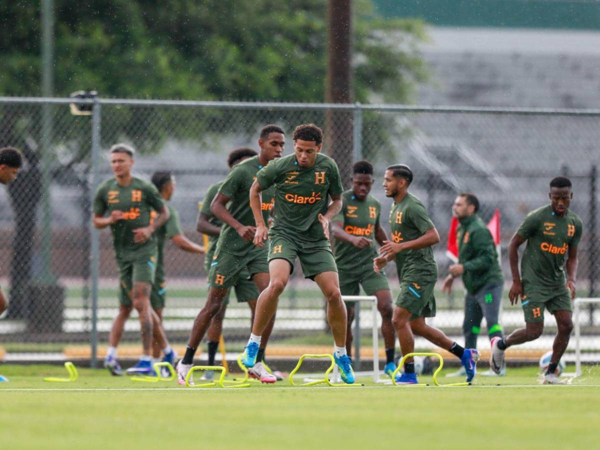 Invitado de lujo y alarma con Jorge Álvarez: así entrenó la Selección de Honduras