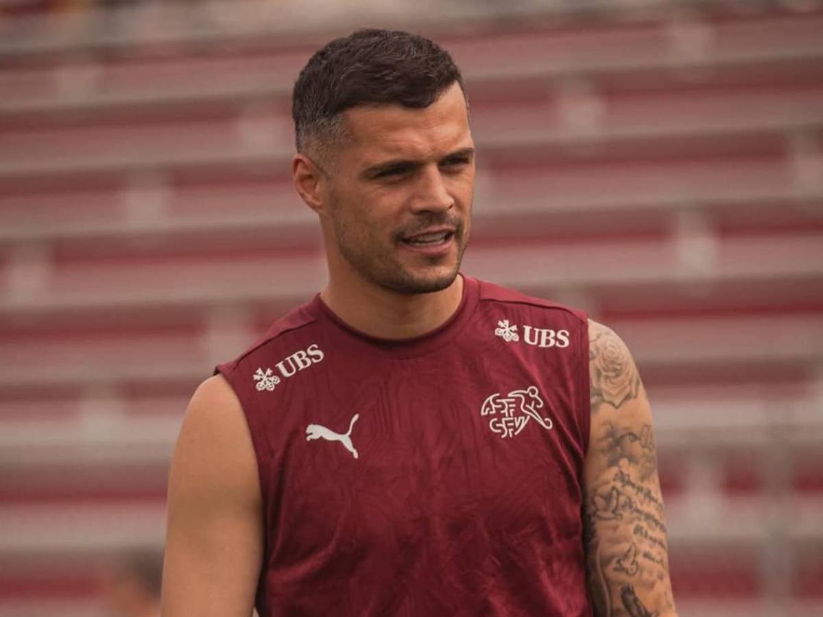 Barcelona con tres salidas dolorosas; Xavi vuelve y hondureño a la primera de España