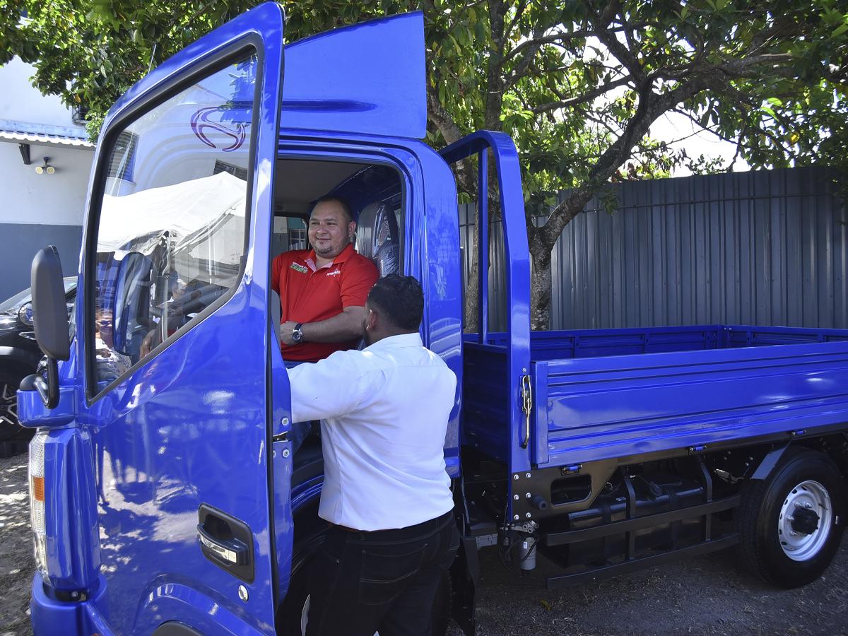 JAC Motors inaugura agencia y presenta su flota de vehículos de trabajo