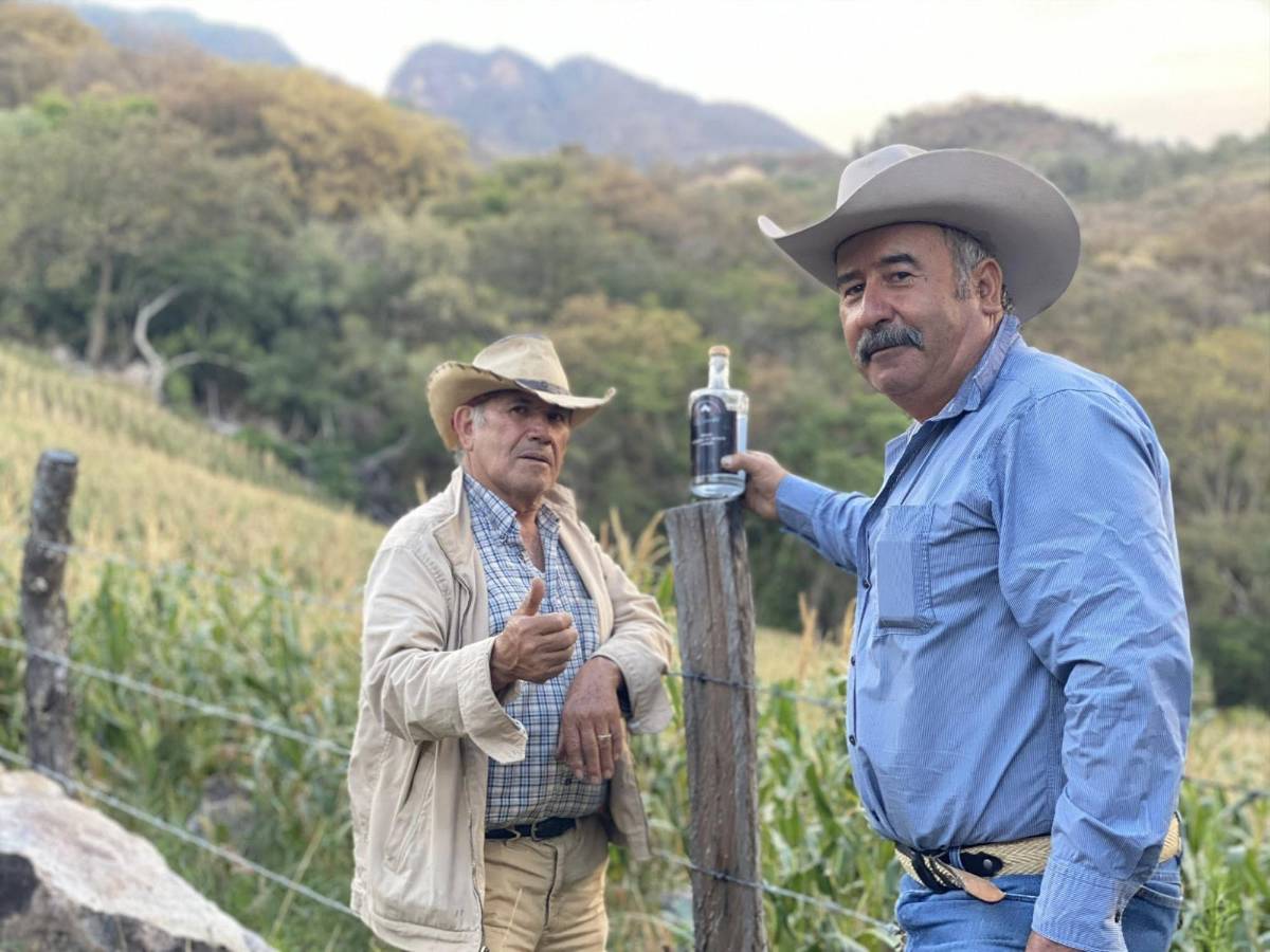 Sicarios ultiman a Sergio Rangel, reconocido maestro mezcalero