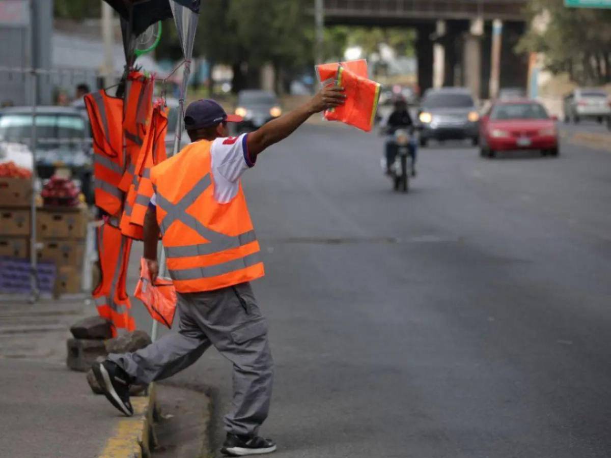 ¿Cuántos motociclistas sancionó Tránsito por no portar chaleco reflectivo?