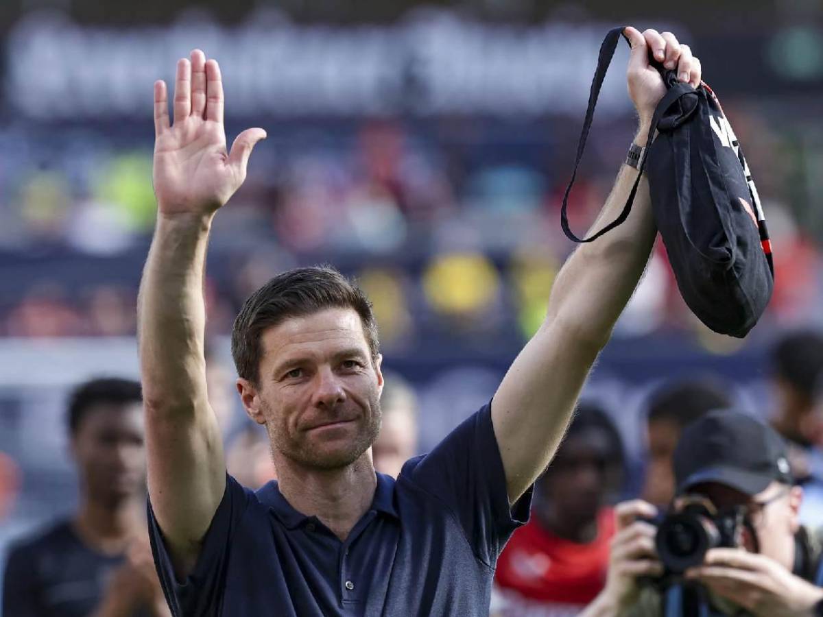 Real Madrid con nuevo técnico y tres fichajes; Barcelona lanza oferta y crack los 'rechaza'