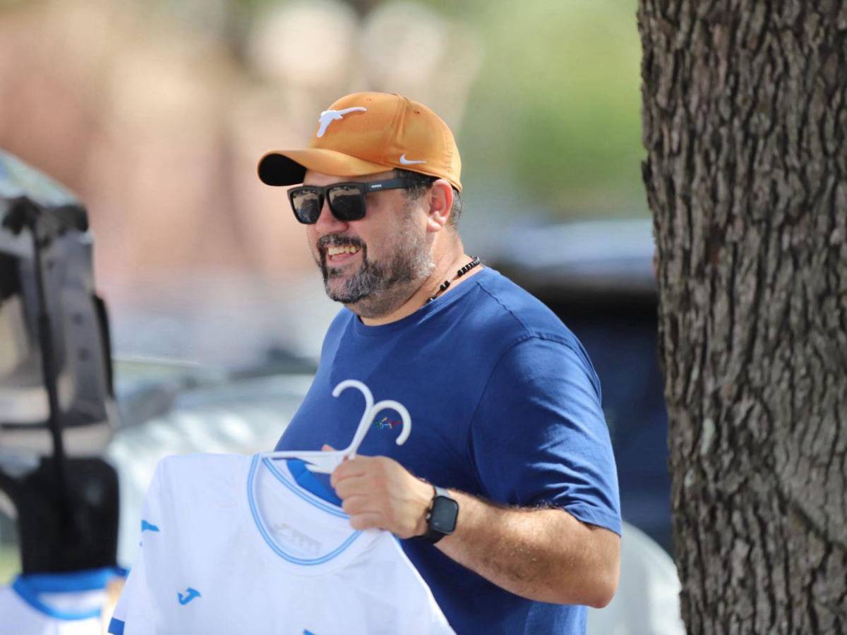 Honduras - El Salvador: Bellas chicas y curiosa petición a Palma