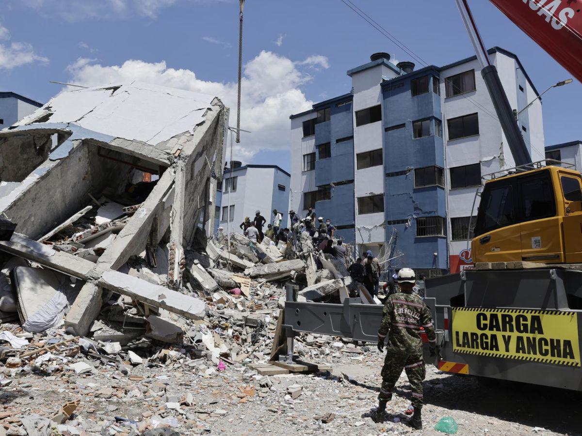 Querido cantante muere aplastado tras terremoto en Colombia