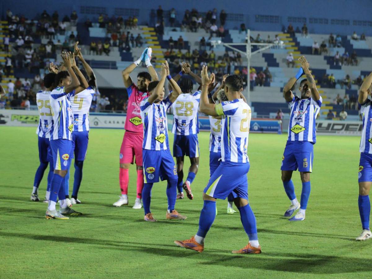 Carlos Espina es el nuevo propietario del Victoria y toma su primera decisión