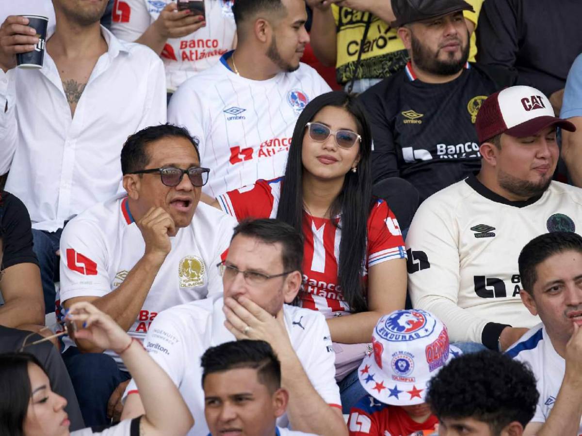 Derroche de bellezas en la final, revuelo por Nasralla y esposa de jugador cautiva