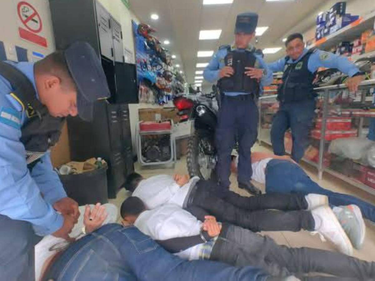 El jugoso botín con el que pretendían huir asaltantes de banco en Copán