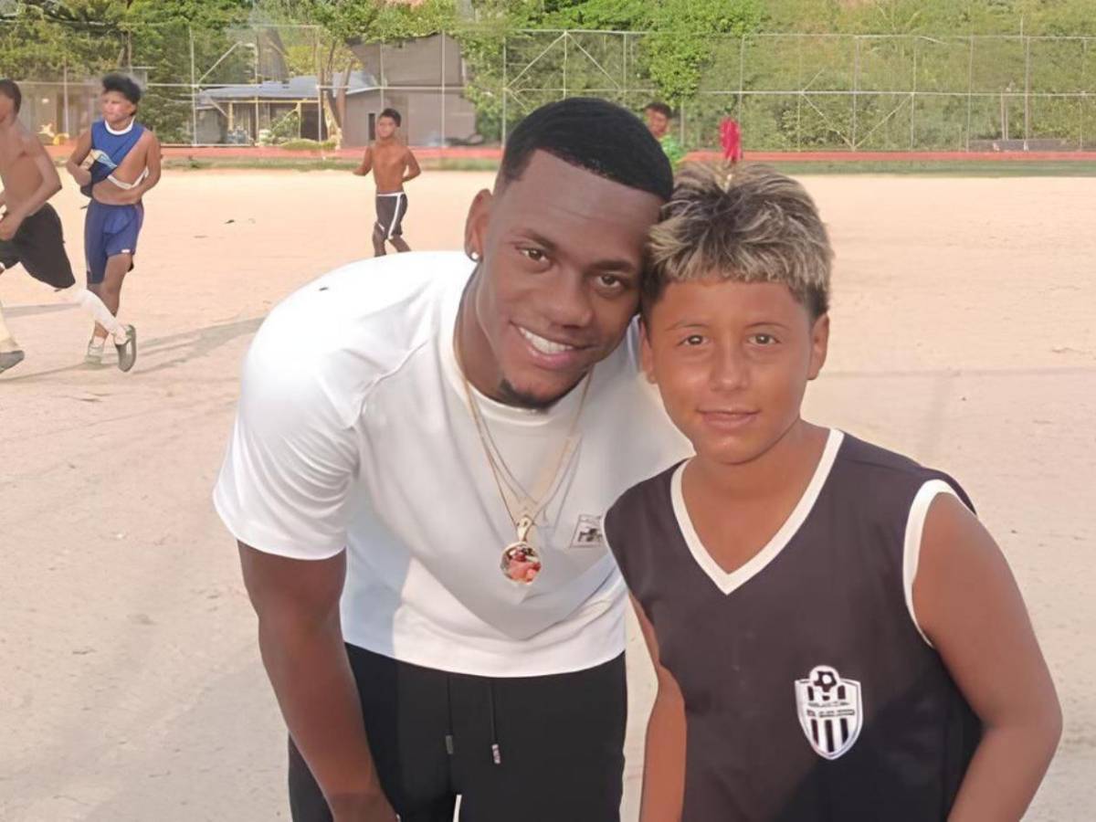 Jhon Durán: su nueva vida de lujos y captado con exnovia de un compañero