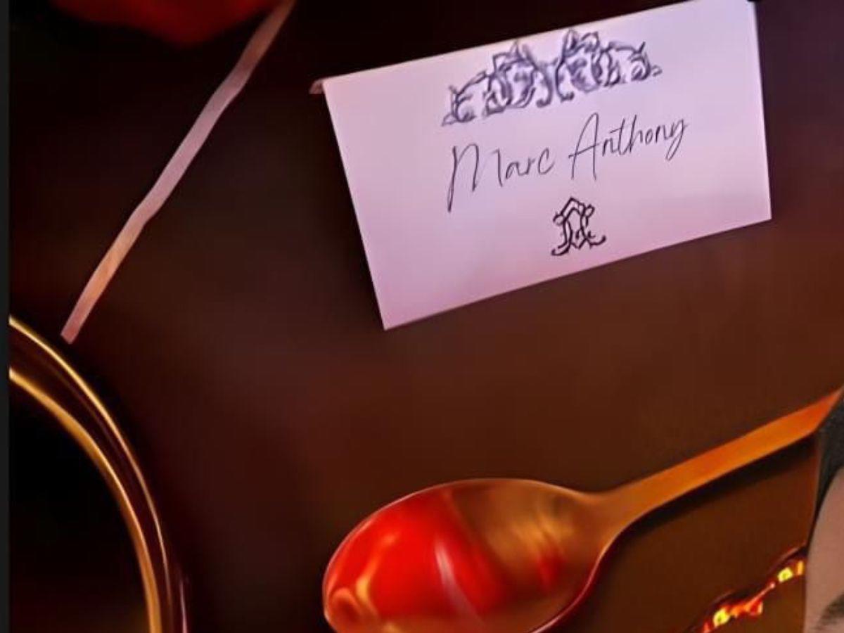 Fotografía que muestra la reserva de la mesa de Marc Anthony.