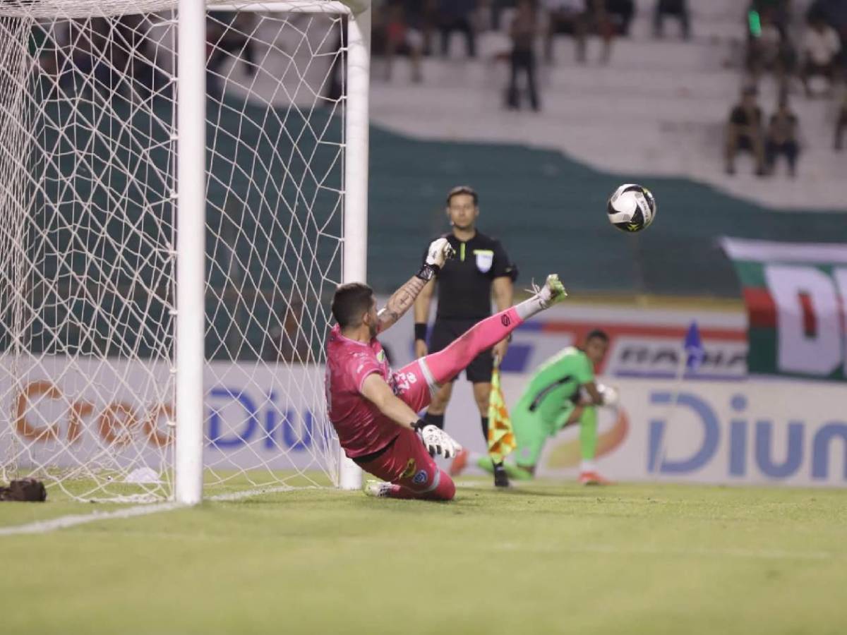 Sufrimiento de Marathón, jugador rompió en llanto, héroe inesperado y Victoria festeja