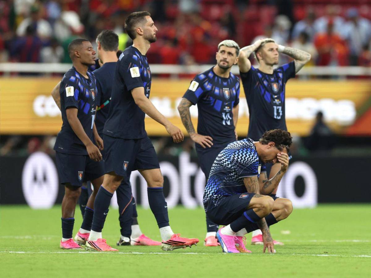 Bielsa señalo a los culpables de la eliminación de Uruguay: “Me dejaron solo”