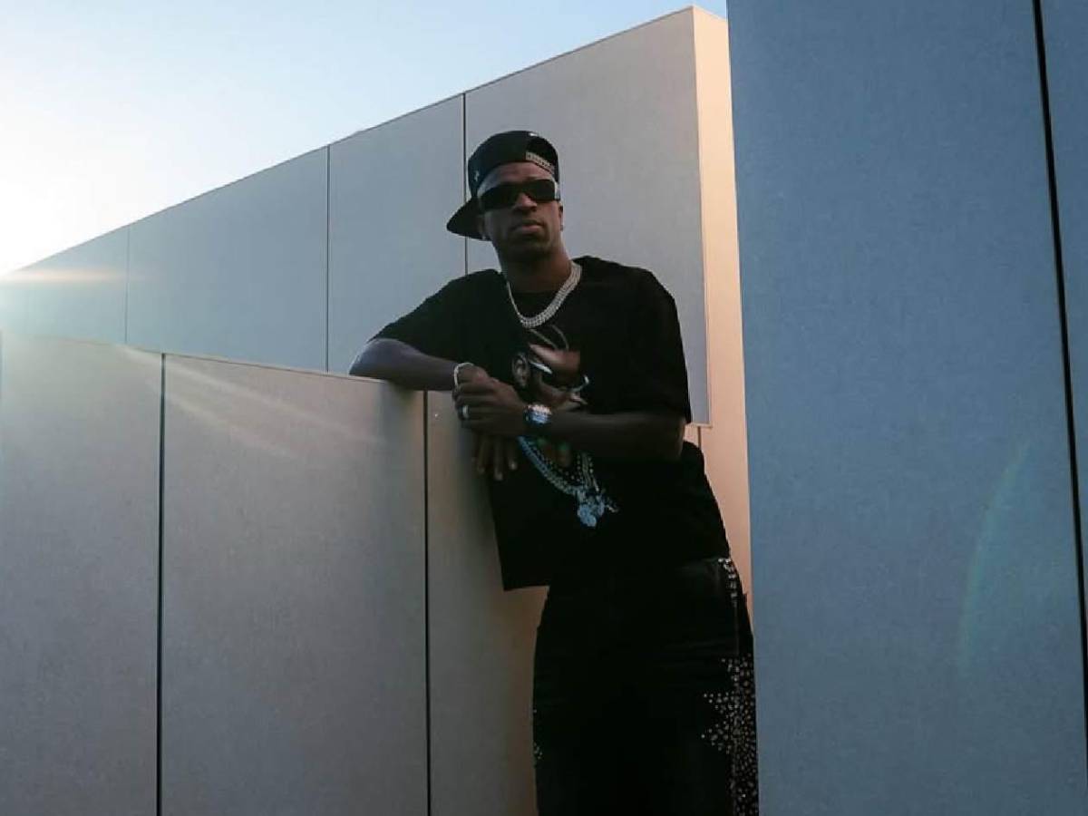 Vinicius la pasa mal: su casa se incendia y revelan lo que lo provocó