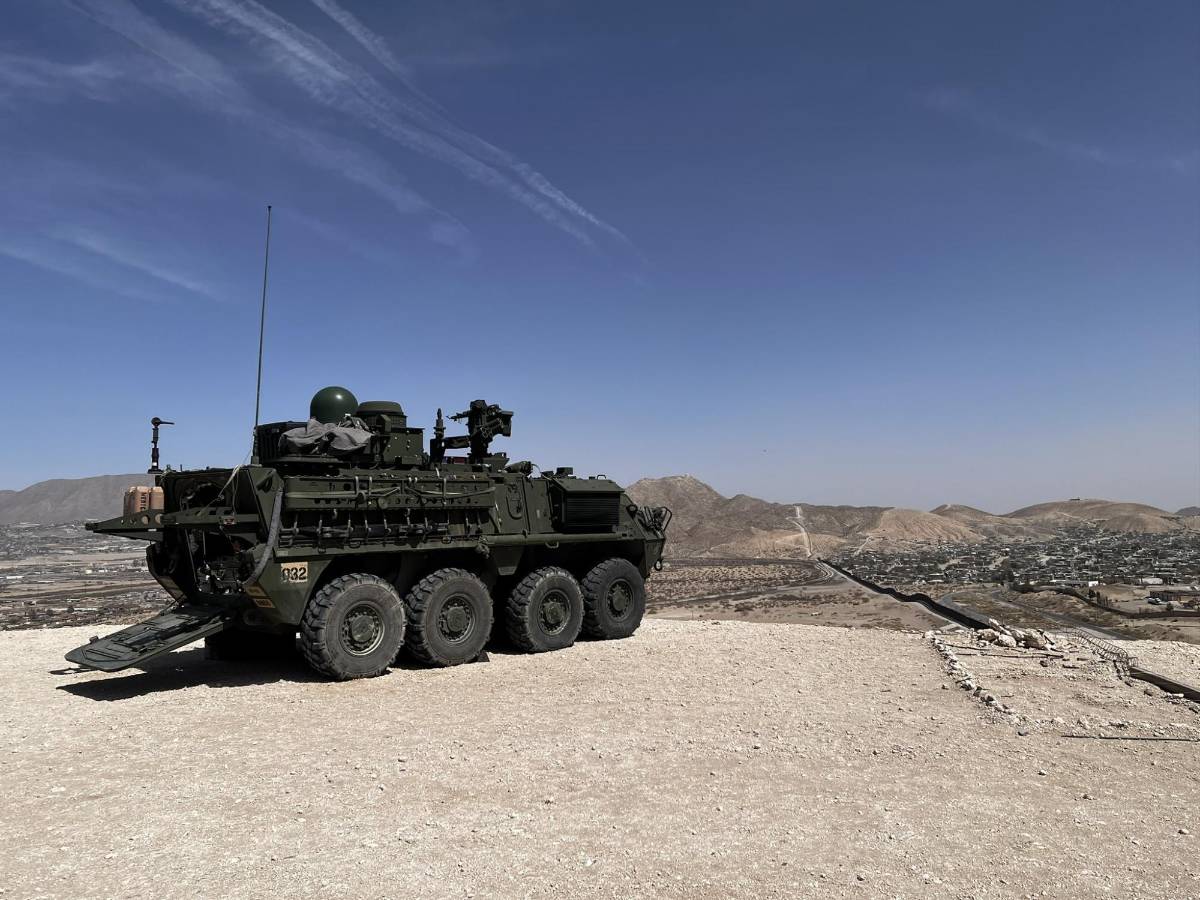 EEUU despliega tanquetas y militares en la frontera con México