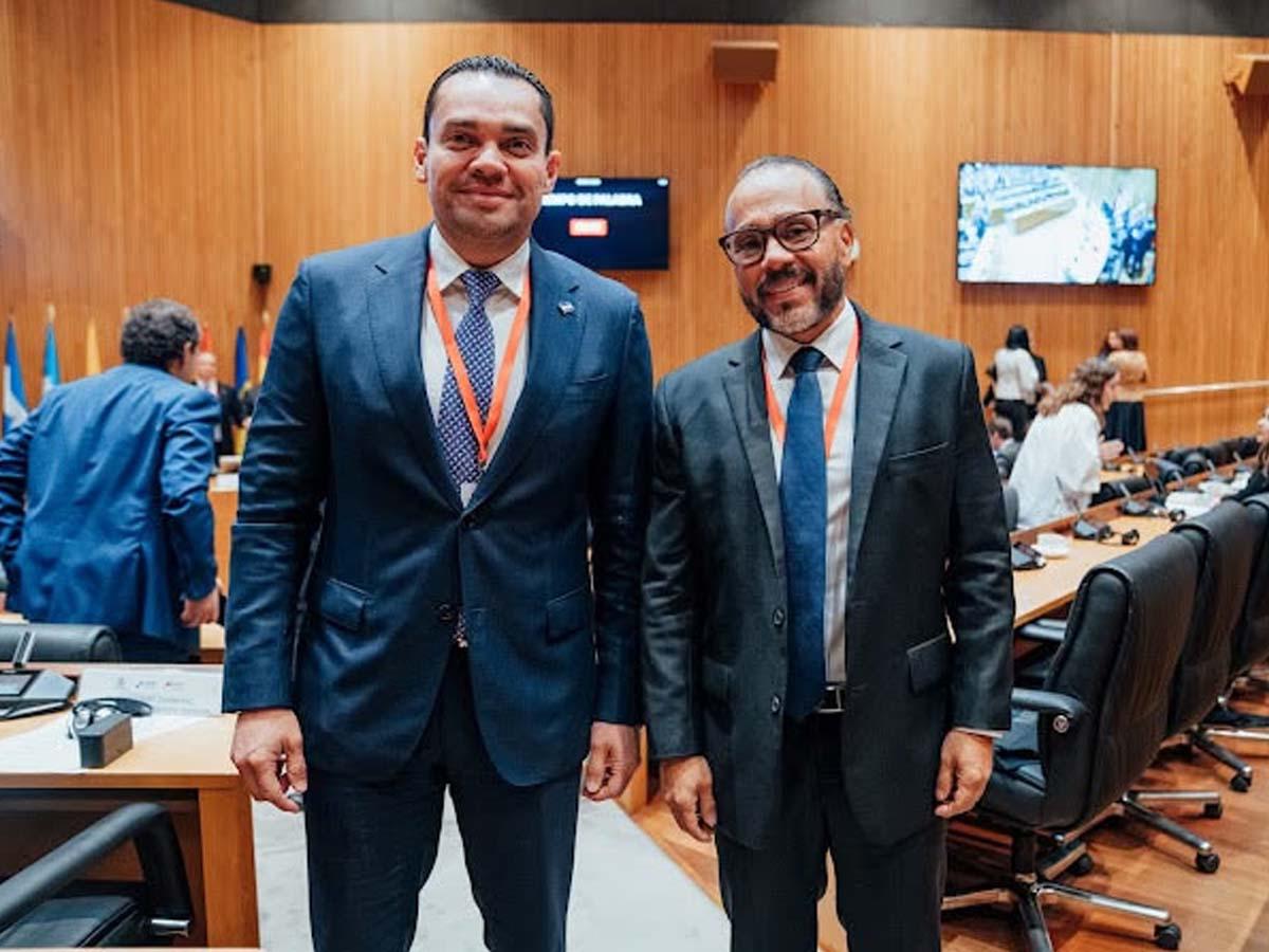 Delegación hondureña visita el Senado de España durante foro parlamentario